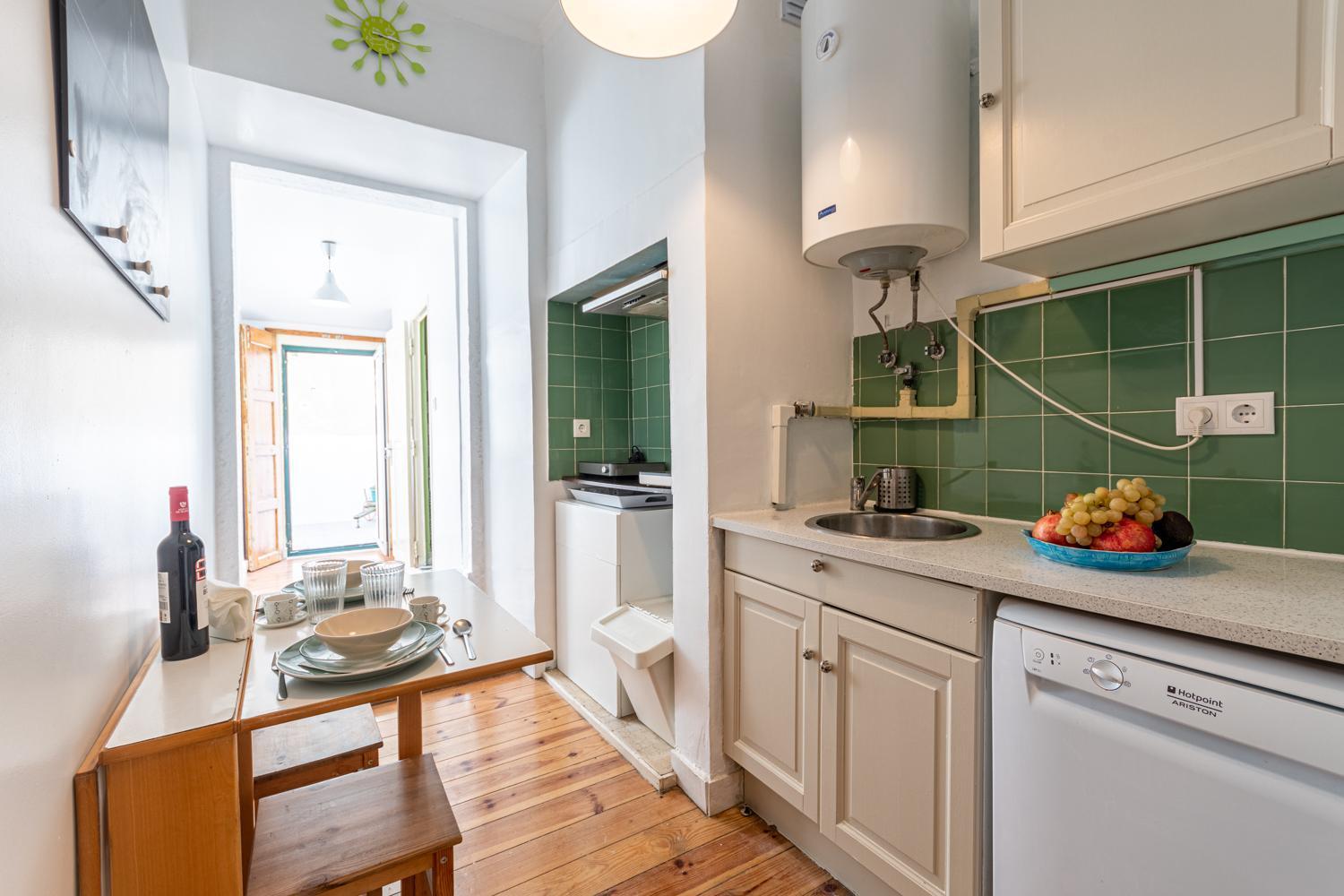 Spacious Apartment With Terrace At Graca Lisbon Luaran gambar